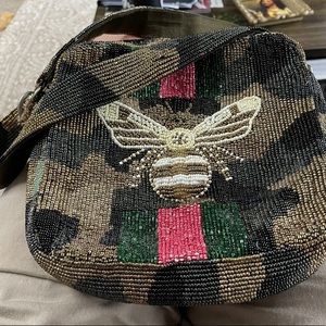 Chic Gucci style Moyna beaded handbag with bee